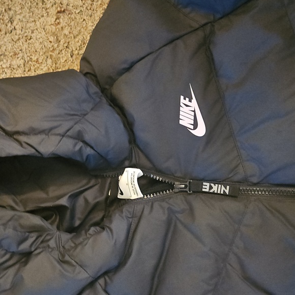 Nike Kids Hooded Black Puffer Jacket - Picture 2 of 5